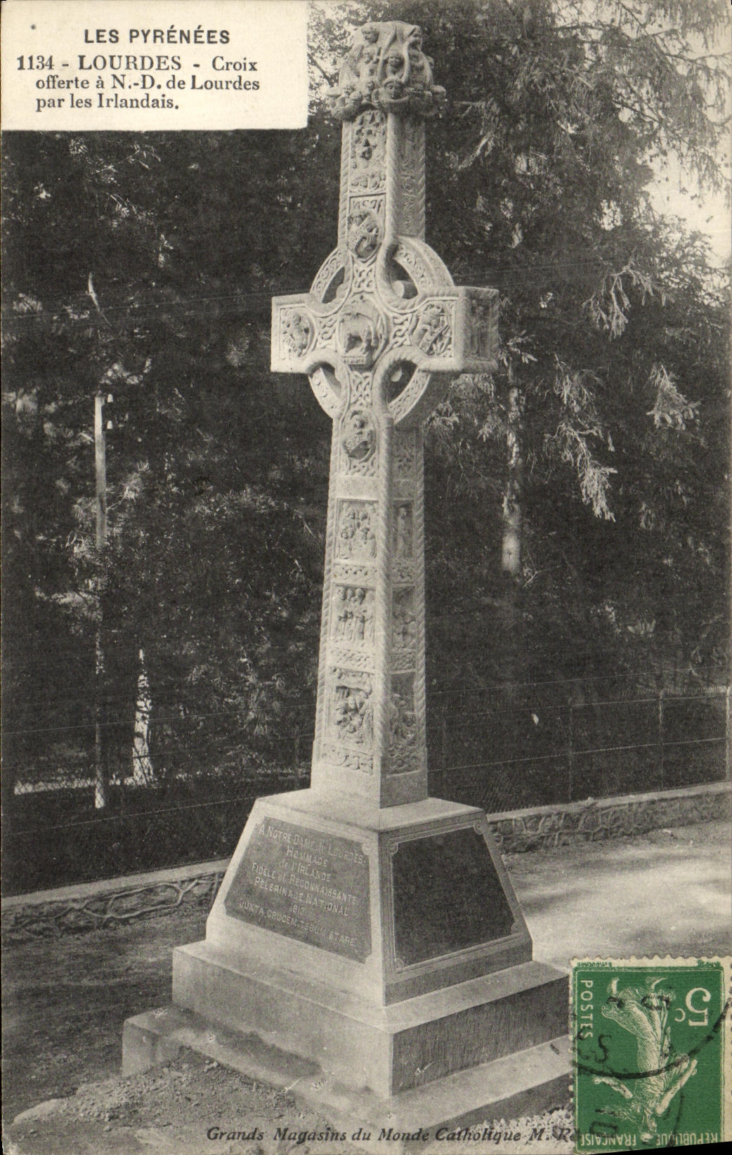 CPA Lourdes Croix offerte a ND de Lourdes par les Irlandais