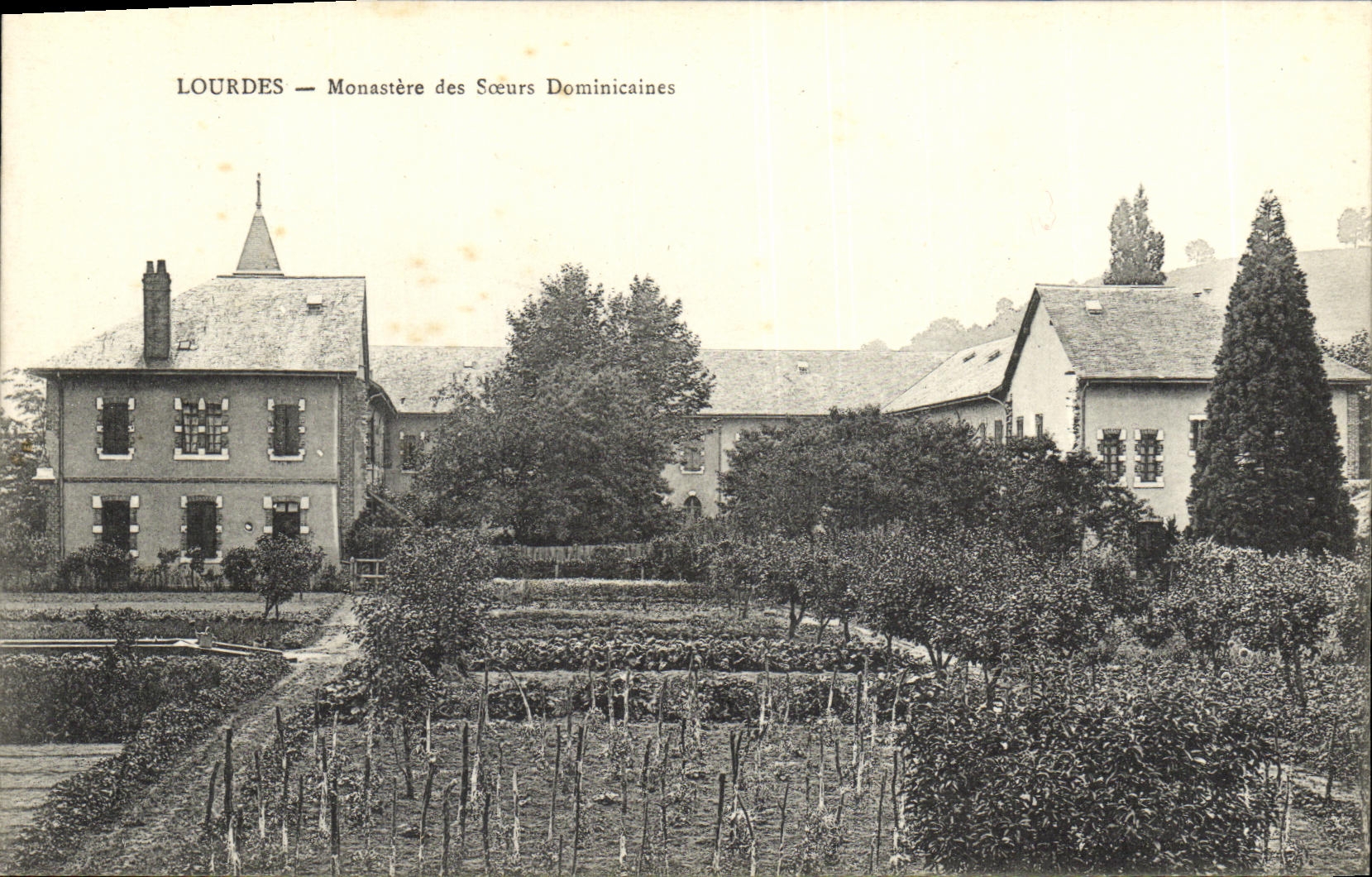 CPA Lourdes Monastere des Soeurs Dominicaines