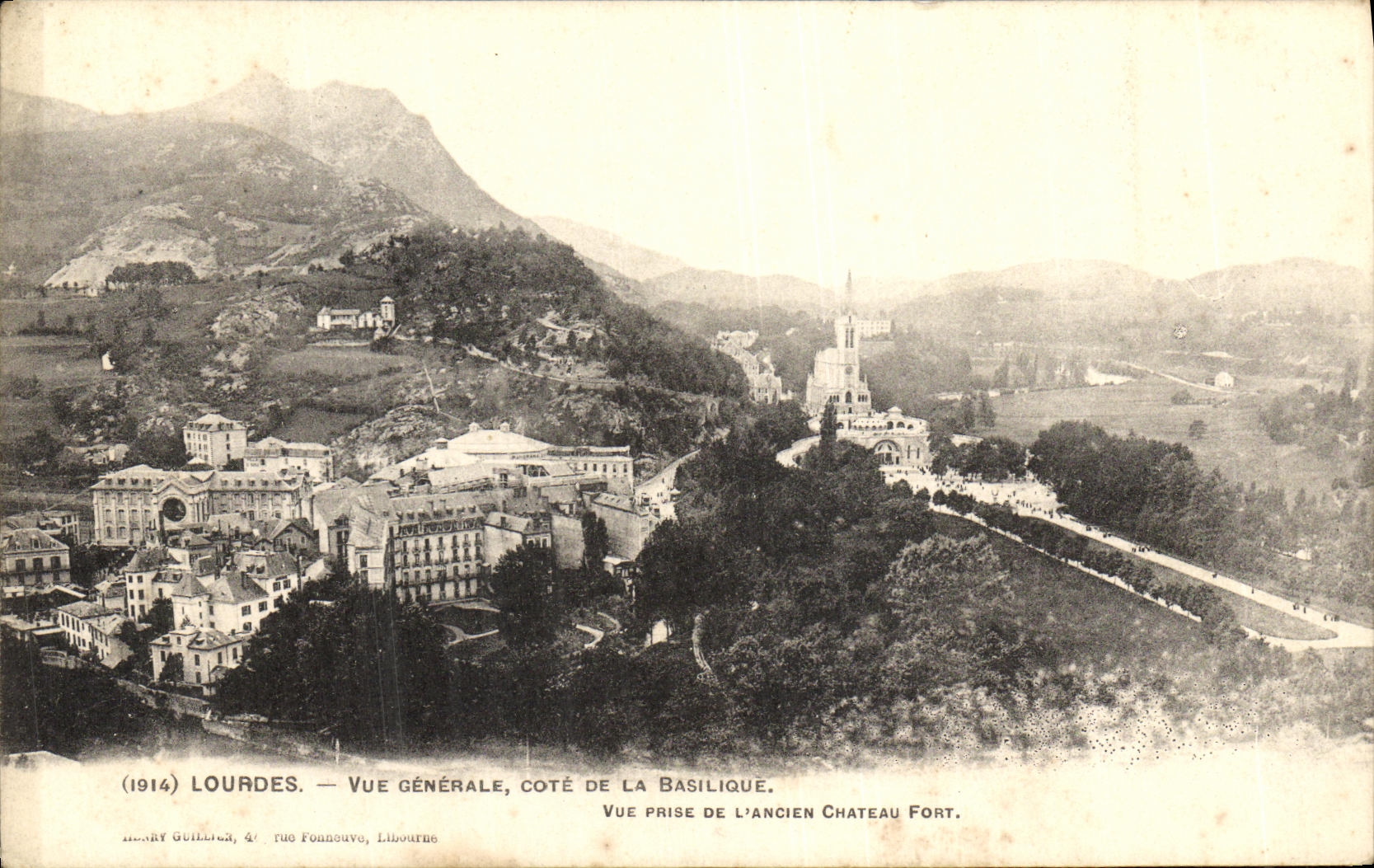 CPA Lourdes Vue Generale Cote De La Basilique Vue prise de l ancien chateau fort