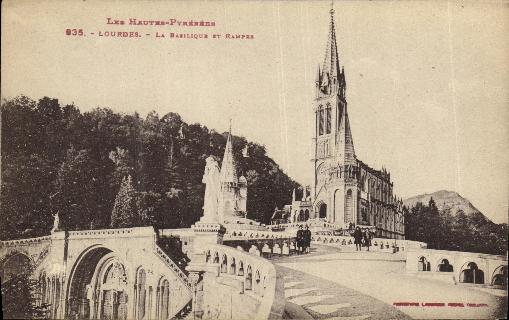 CPA Lourdes La Basilique et rampes