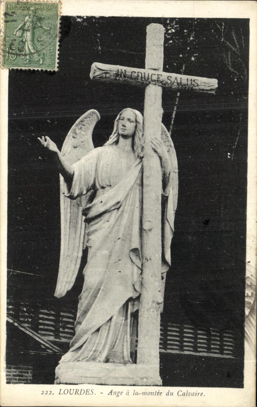 CPA Lourdes Ange a La montee du Calvaire
