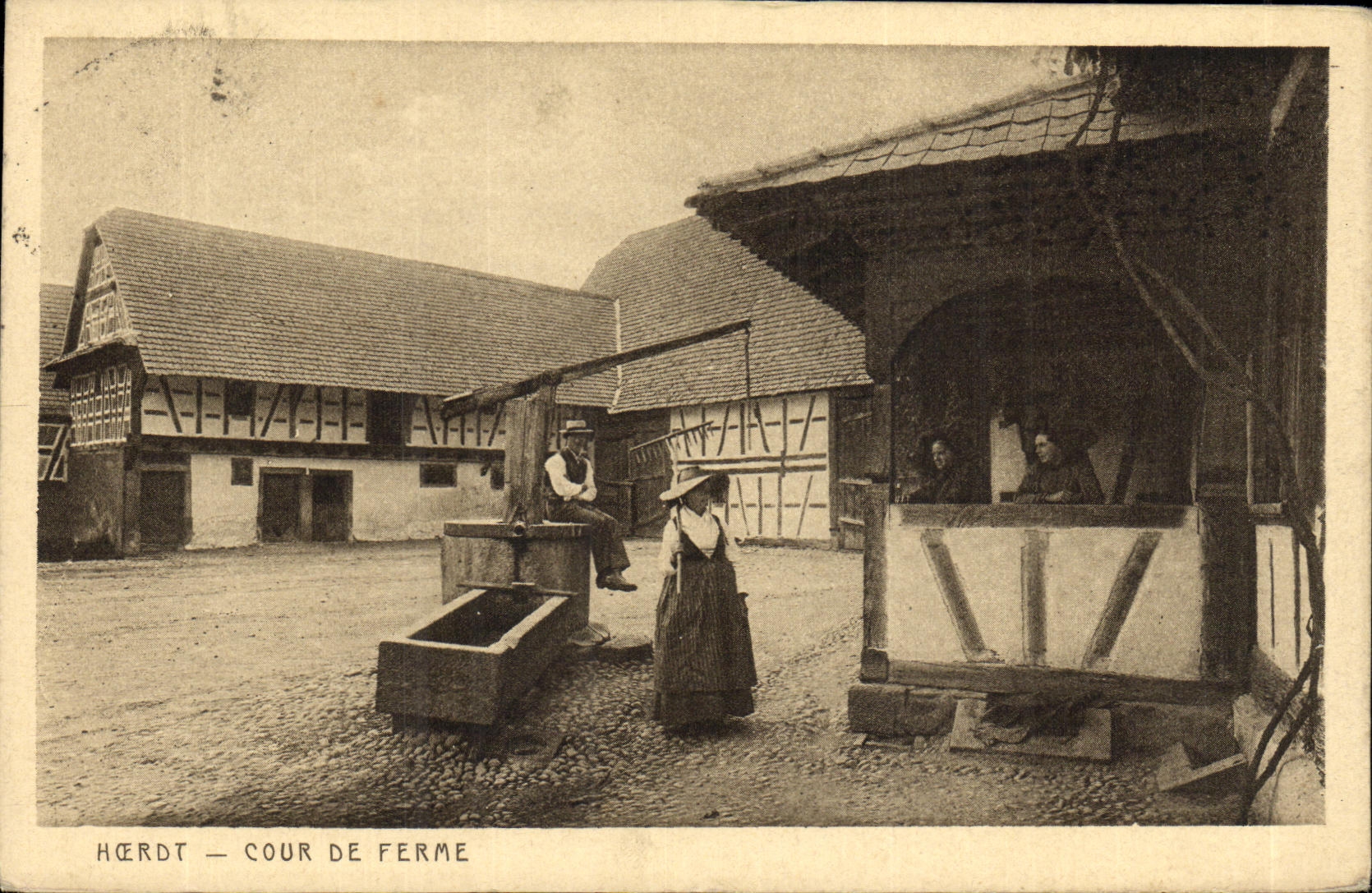 VINTAGE POSTCARD Hoerdt Farmyard