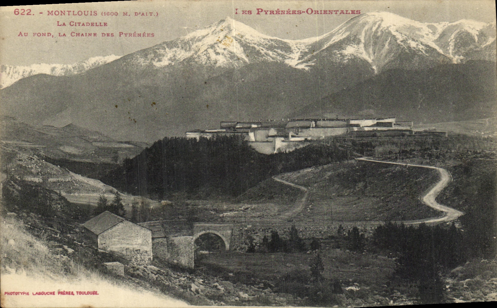 CPA Montlouis La Citadelle Au fond la chaine des Pyrenees