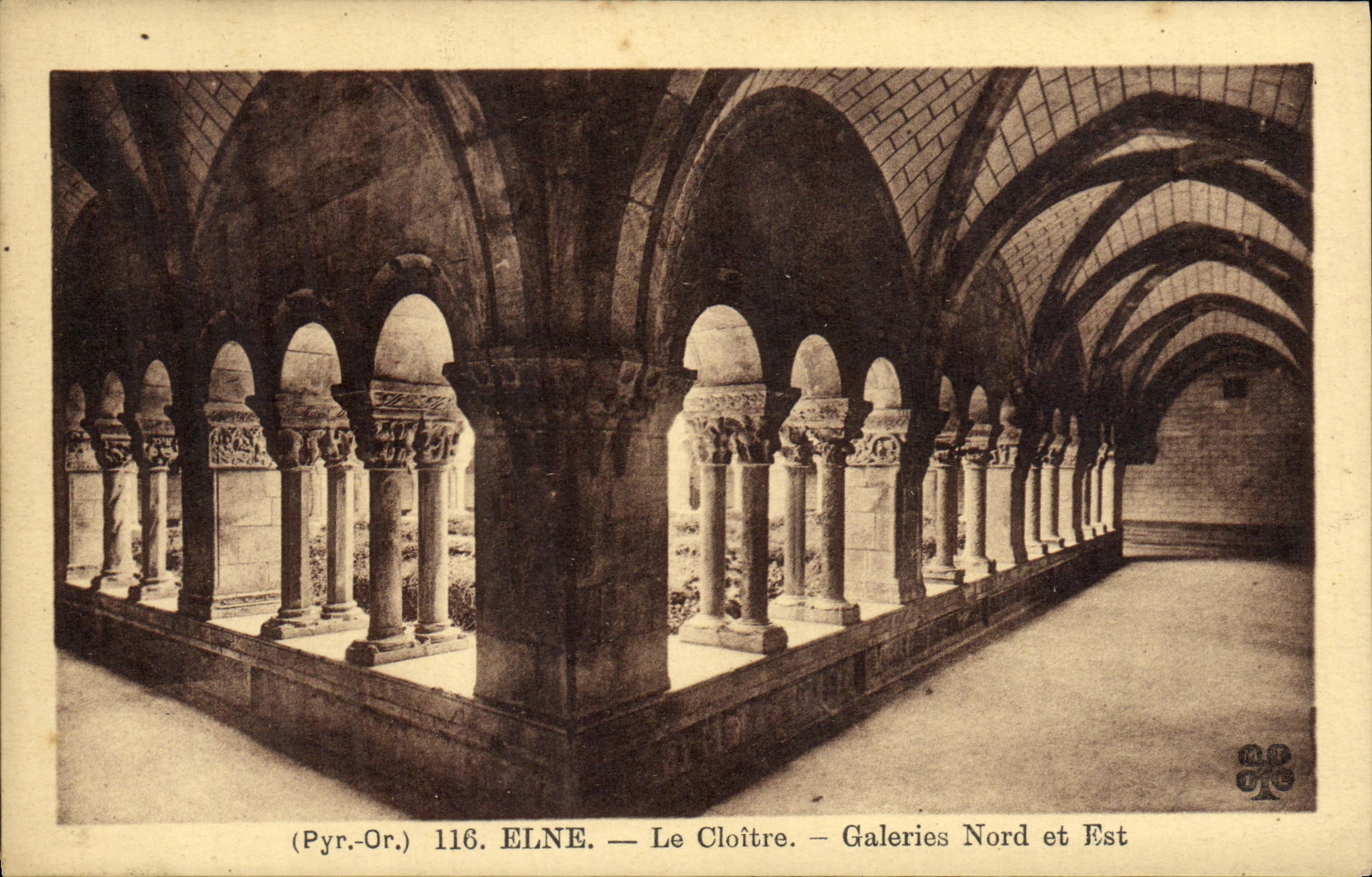 CPA Elne Le Cloitre Galeries Nord et Est