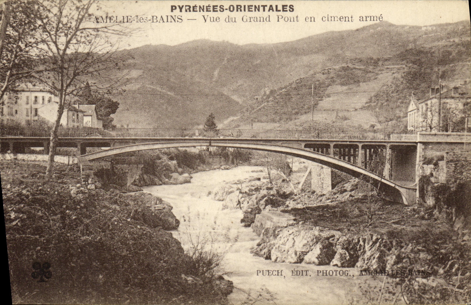 CPA Amelie Les Bains Vue du Grand Pont en ciment Arme