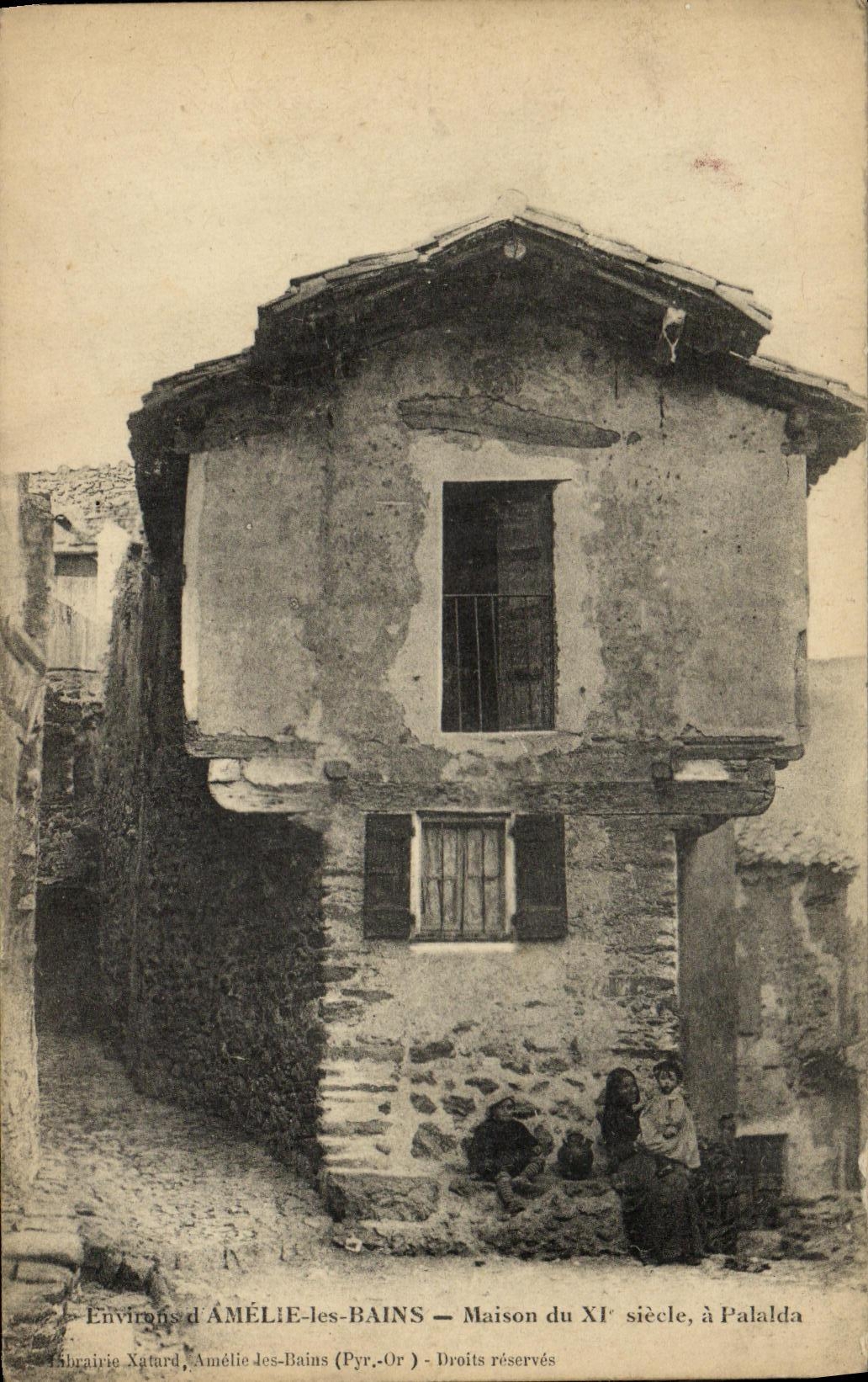 CPA Environs d Amelie Les Bains L Eglise Maison du 11eme a Palalda