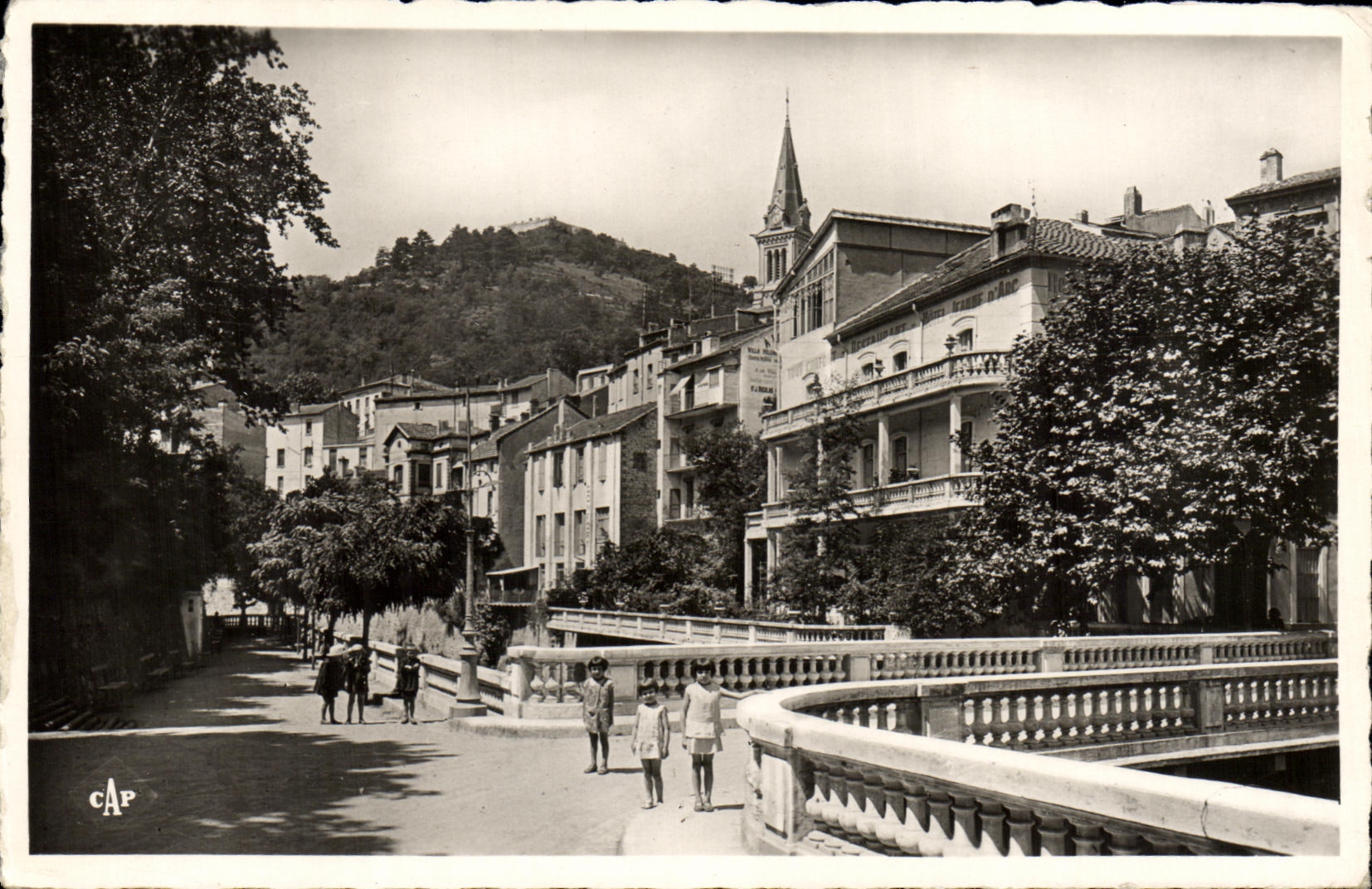 CPA Amelie Les Bains Promenade et Pont du Mondoni
