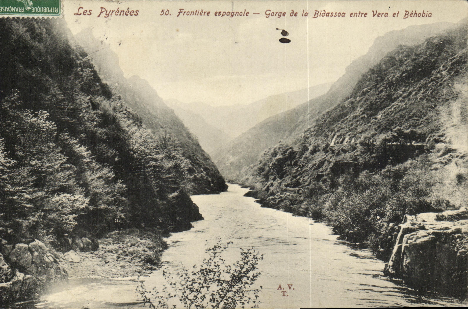 VINTAGE POSTCARD the Pyrenees Border espgnole Throat of Bidassoa between Vera and Behobia