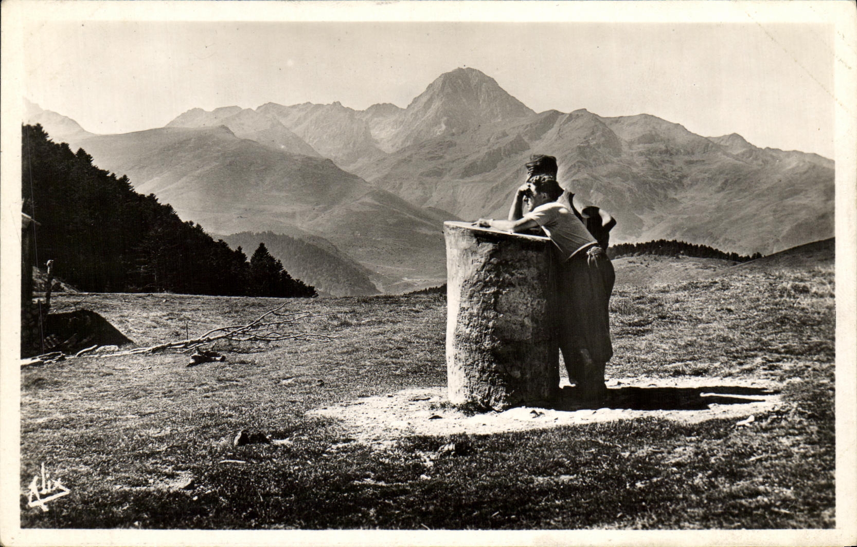 VINTAGE POSTCARD the Pyrenees Collar D Aspin the table D orientation and the Peak of the South
