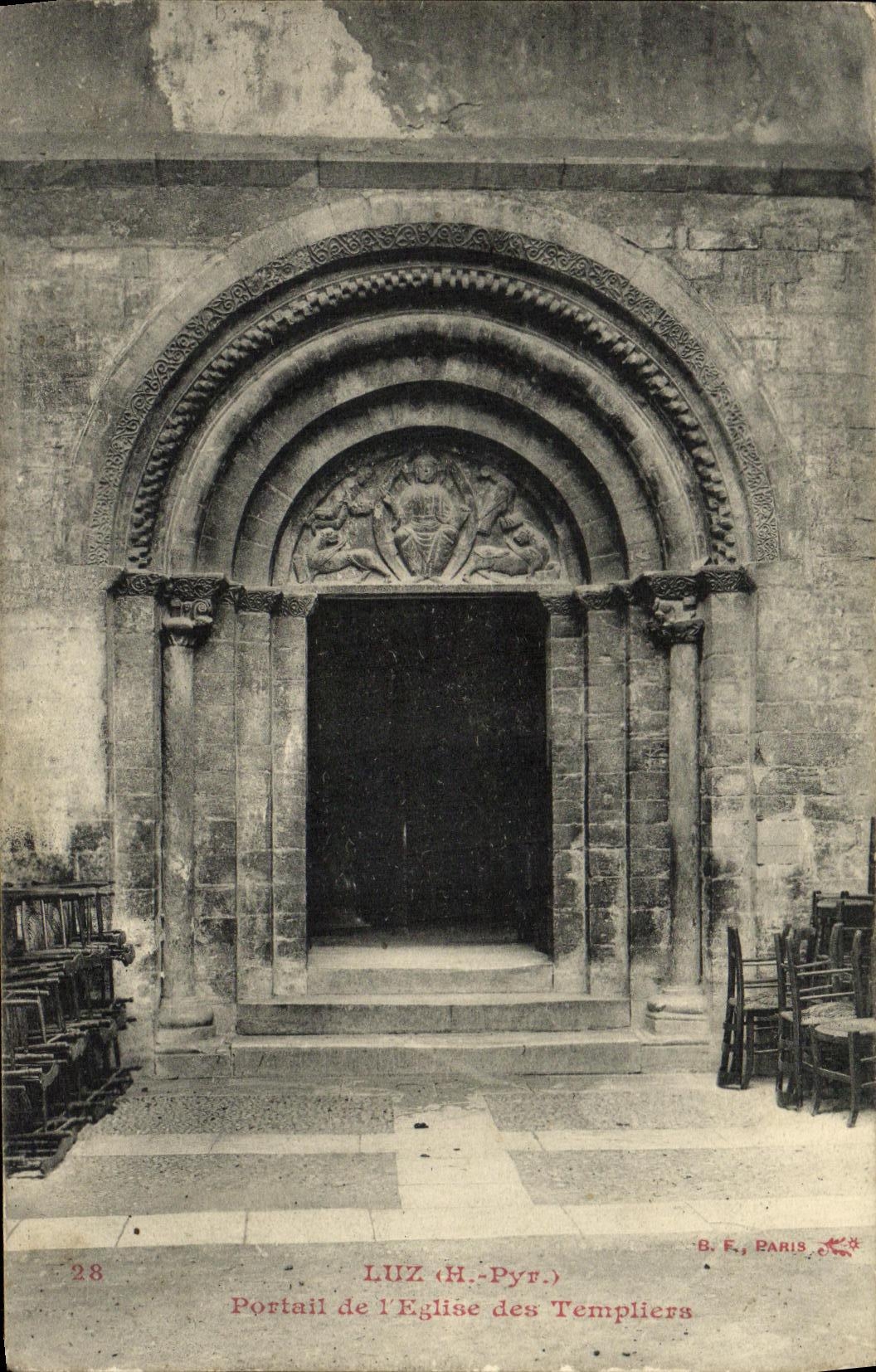 VINTAGE POSTCARD Luz Gate of L Church of Templiers