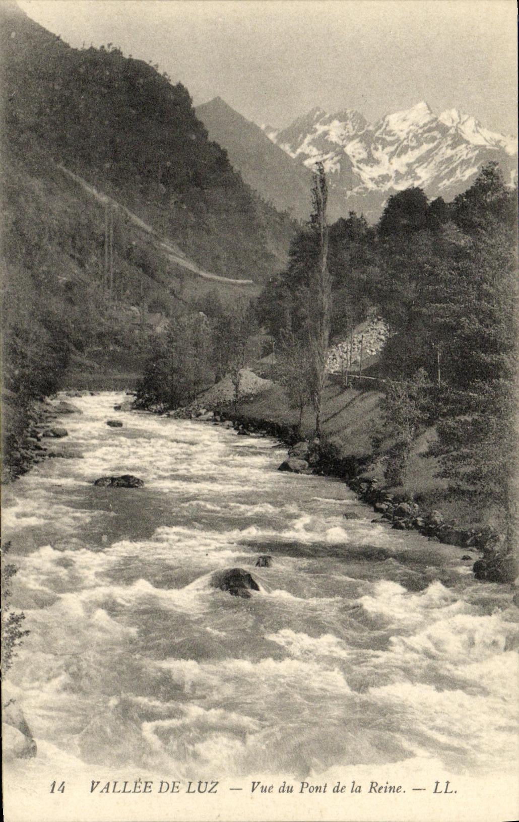 VINTAGE POSTCARD Valley De Luz Seen of the Bridge of the Queen