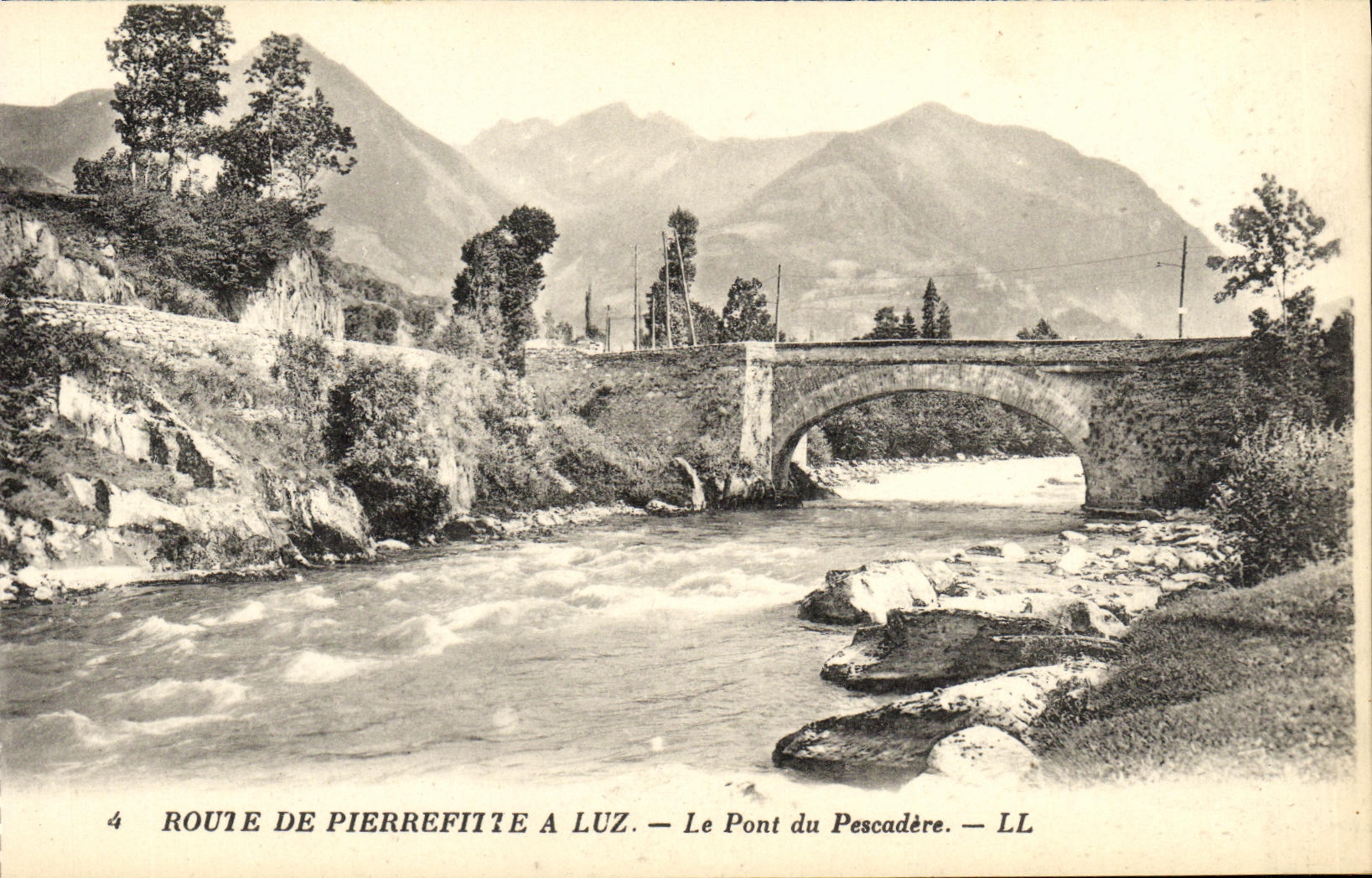 VINTAGE POSTCARD Route De Pierrefitte has Luz the Bridge of Pescadere
