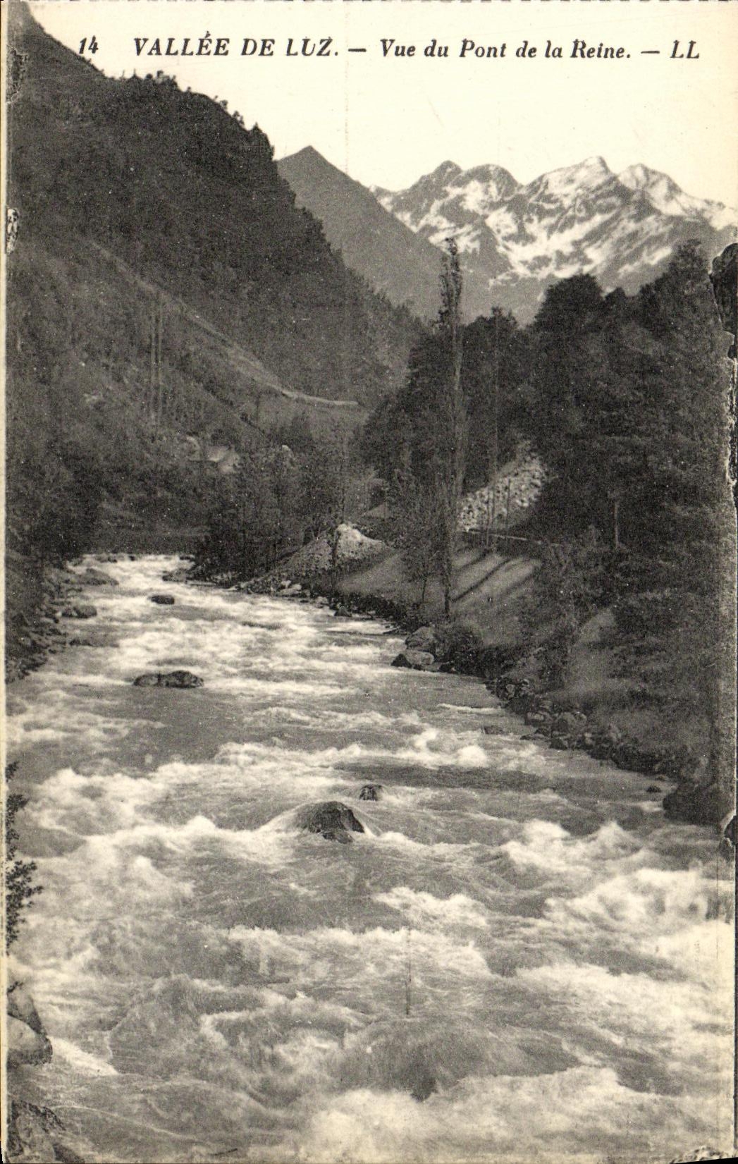 CPA Vallee De Luz Vue du Pont de la Reine