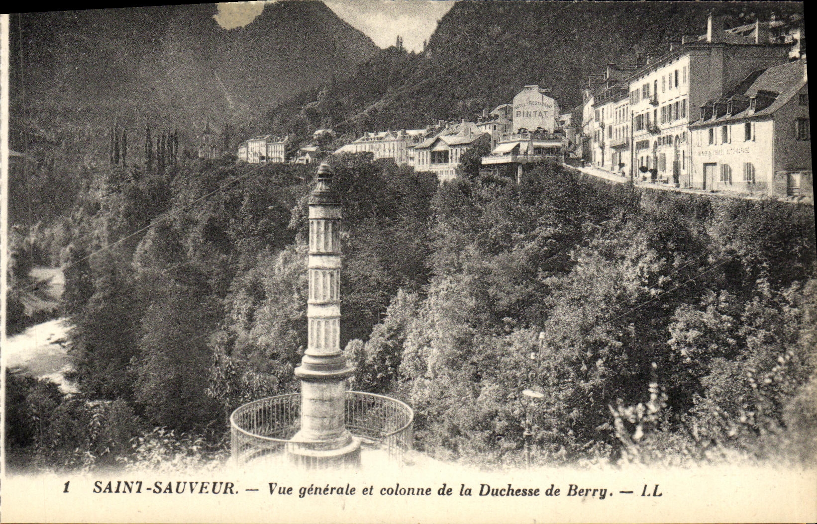 VINTAGE POSTCARD Holy Saver View and Column of the Duchess of Berry