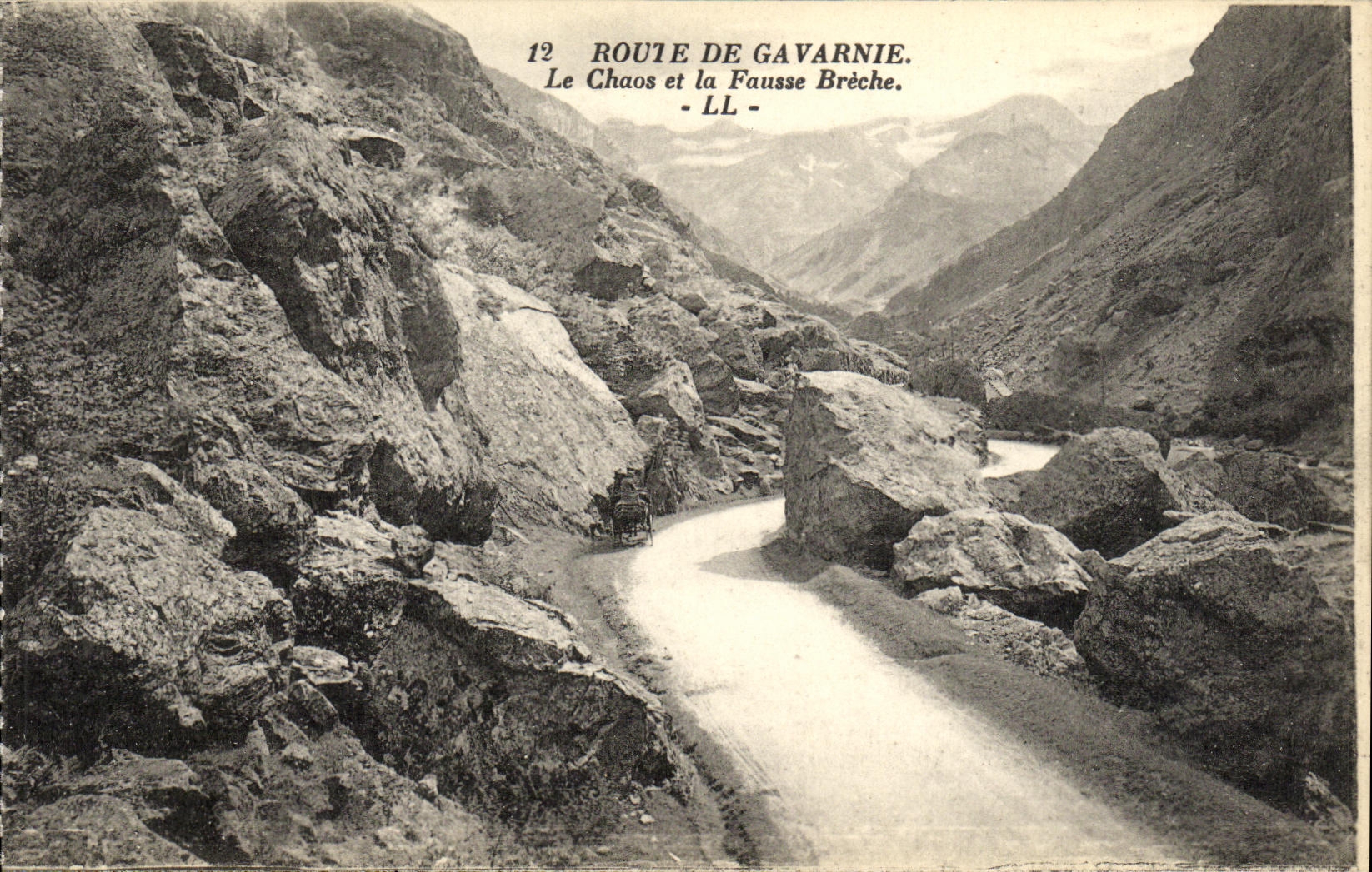 CPA Route De Gavarnie Le Chaos et la Fausse Breche