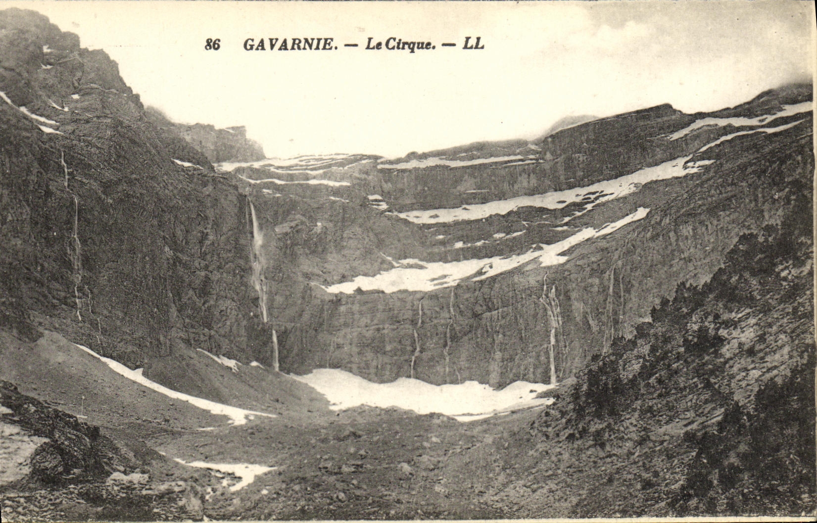 CPA Gavarnie Cirque de Gavarnie Le pont de neige