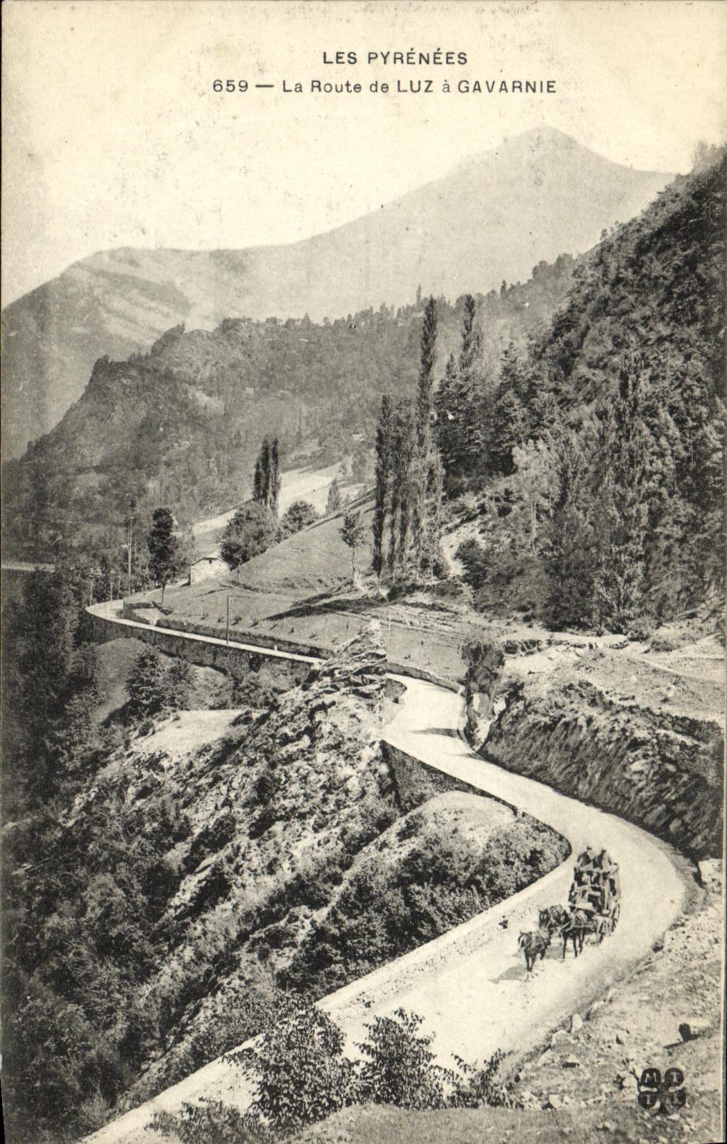 VINTAGE POSTCARD Route De Luz has Gavarnie