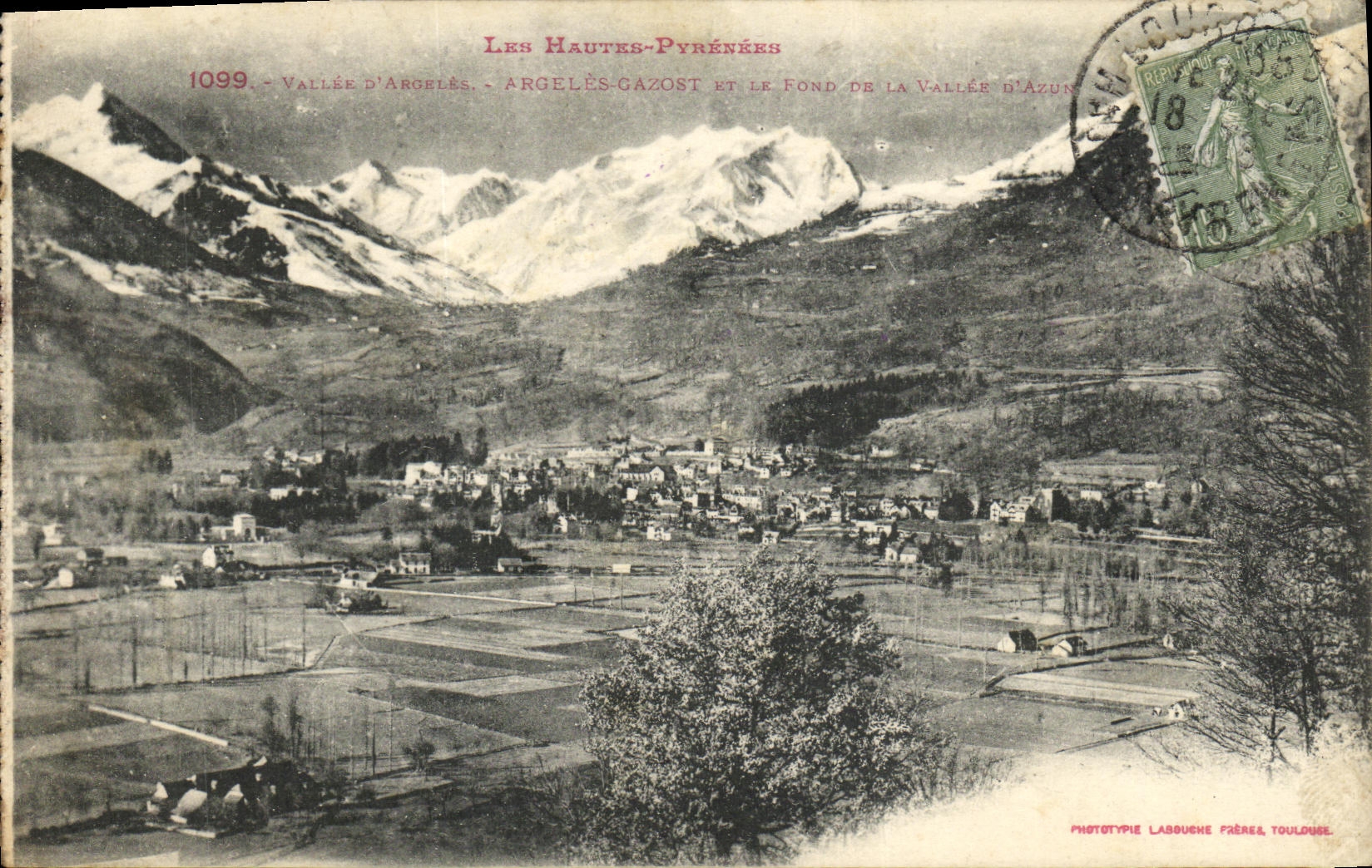 CPA Vallee Argeles Argeles Gazost et le fond de l a vallee d Azun