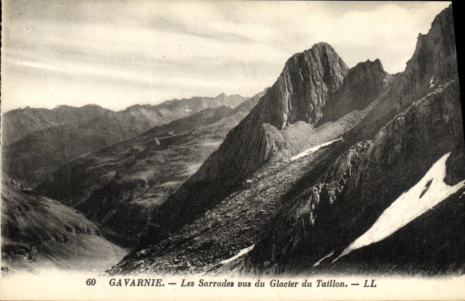 CPA Gavarnie Les Sarrades vus du Glacier du Taillon