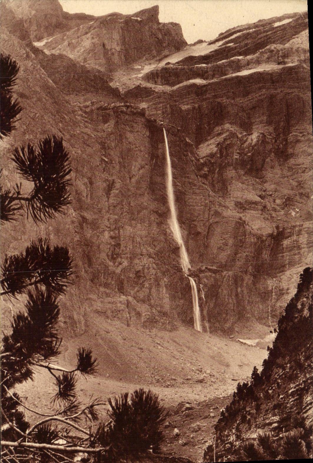 CPA Gavarnie Au Cirque La Grande Cascade