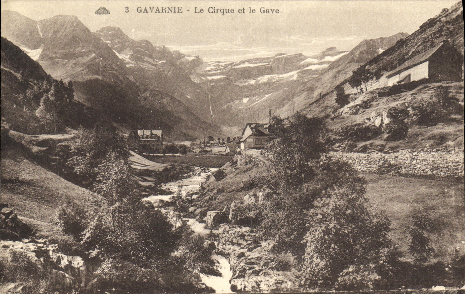CPA Gavarnie Cirque et le Gave