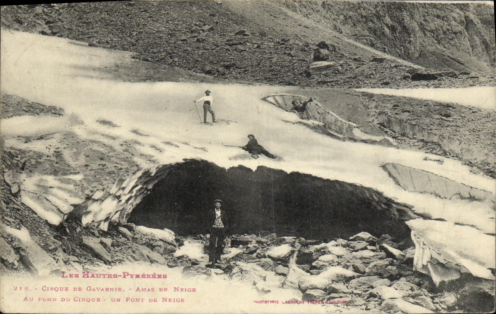 CPA Gavarnie Cirque Amas de neige Au fond du cirque Un pont de neige
