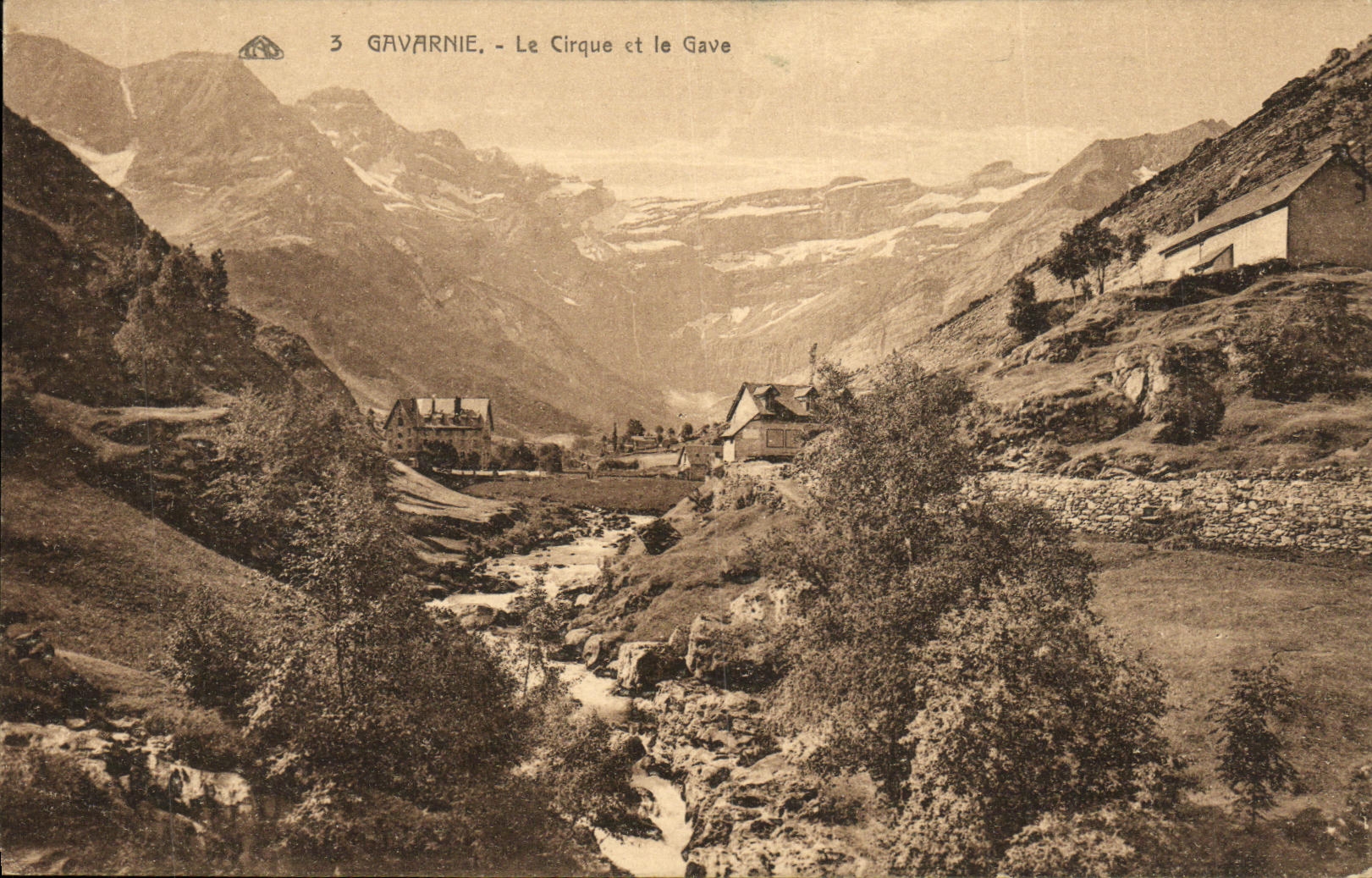 CPA Gavarnie Le Cirque et le Gave