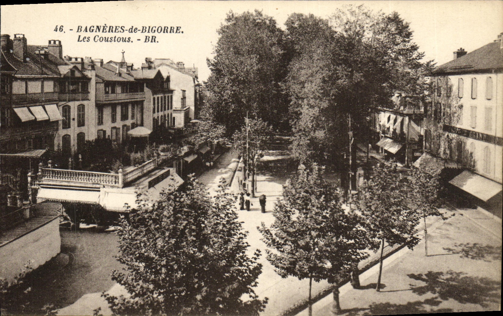 VINTAGE POSTCARD Bagneres de Bigorre Courstous