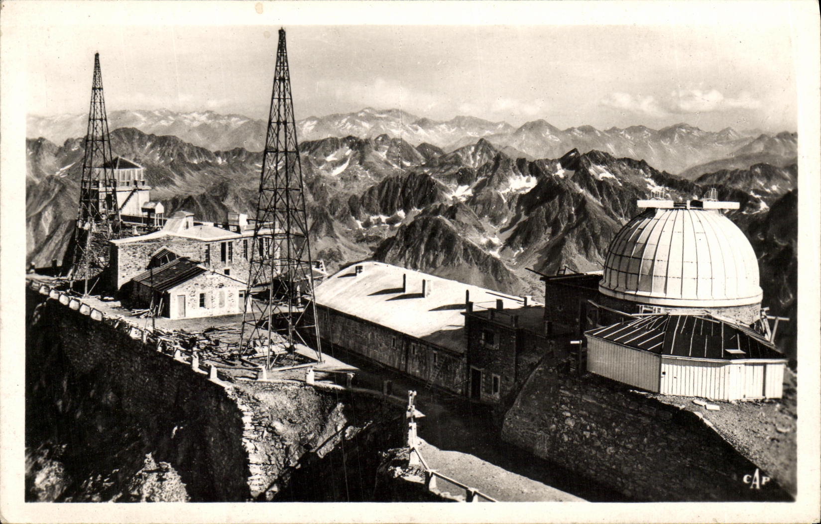 POSTAL Bagneres de Bigorre de la VENDIMIA el pico del Bigorre del sur L observatorio