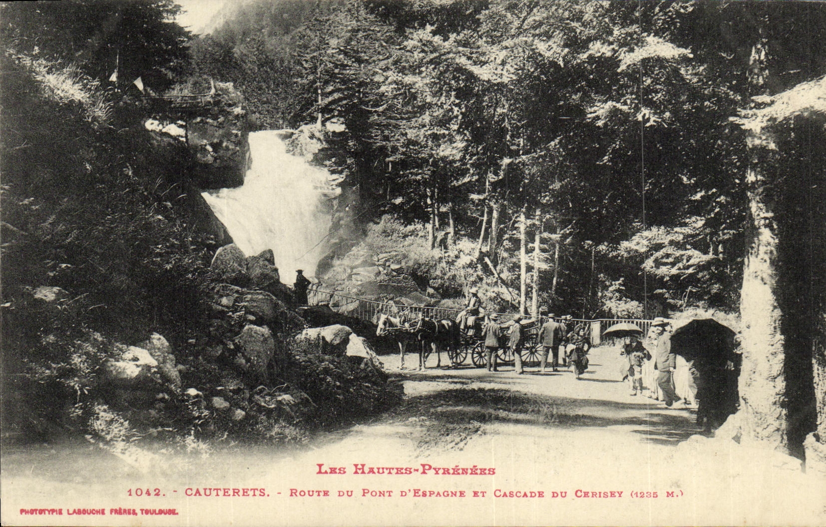 VINTAGE POSTCARD Cauterets Road Of the Bridge D Spain And Cascade of Cerisey Caleche