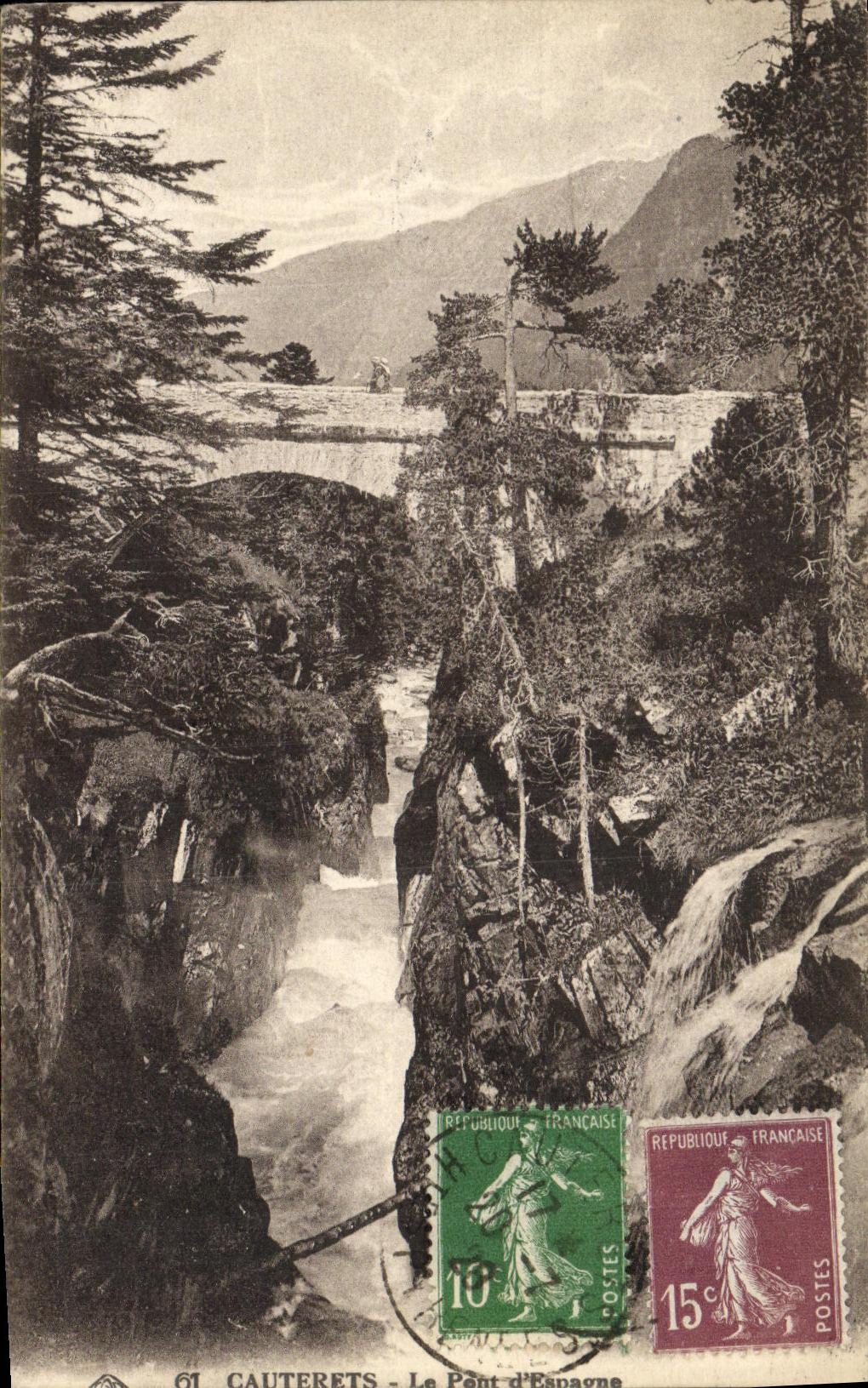 VINTAGE POSTCARD Cauterets View the Bridge D Spain