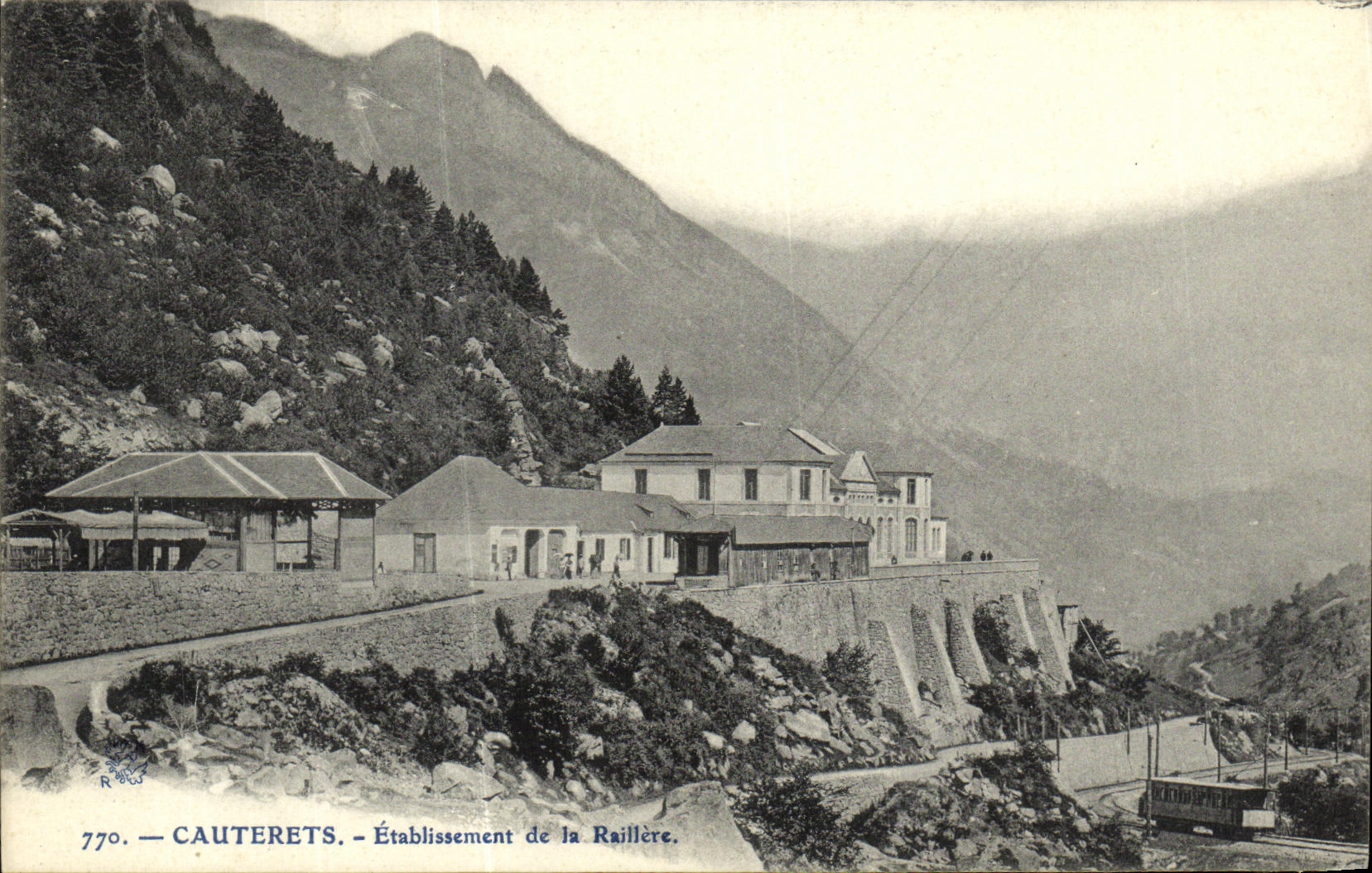 VINTAGE POSTCARD Cauterets Establishment of Raillere