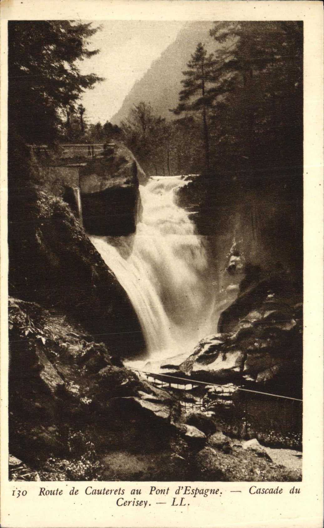 VINTAGE POSTCARD Cauterets Road of Cauterets to the Bridge D Spain