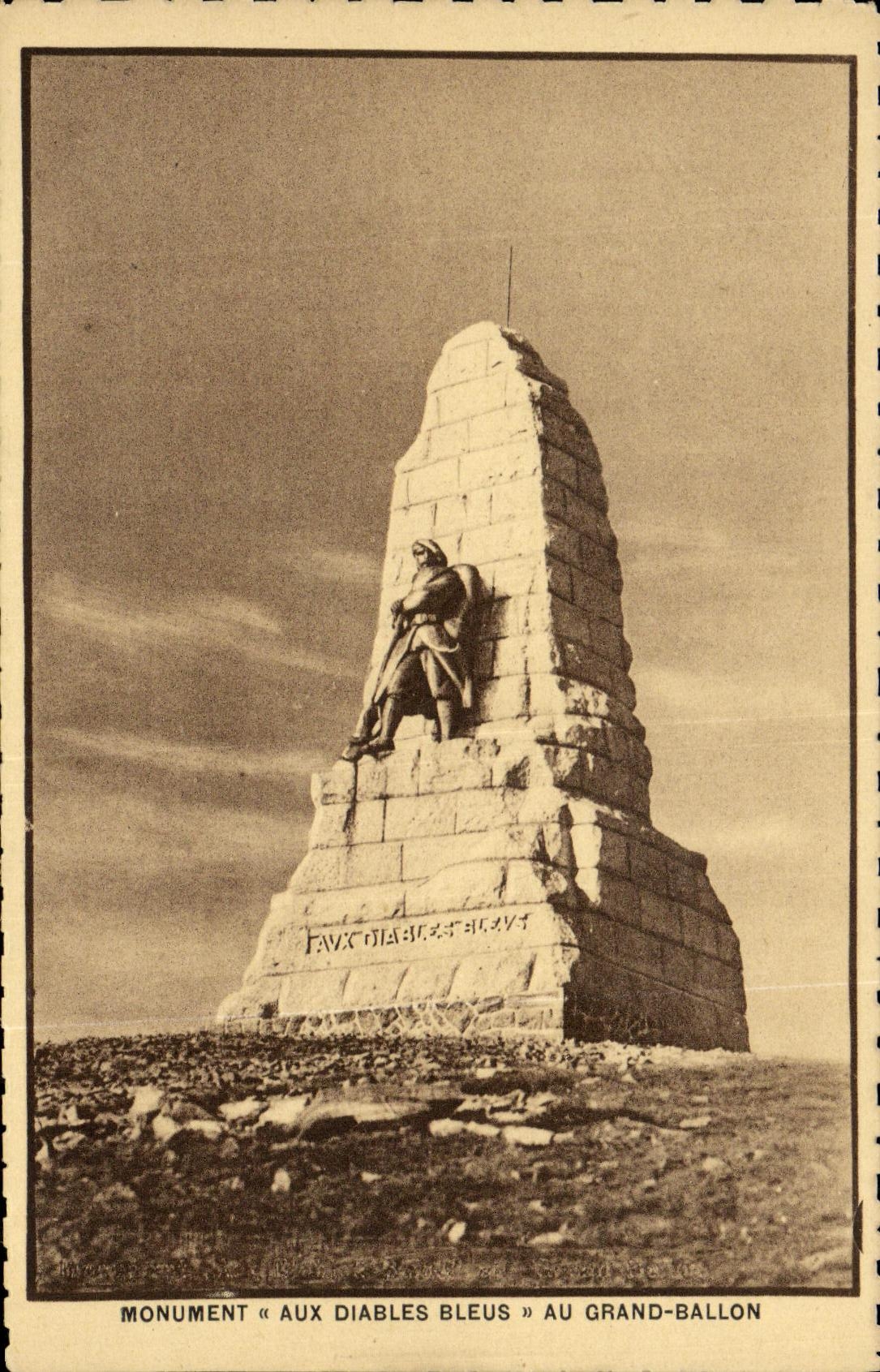 CPA Monument Aux Biables Bleus Au Grand Ballon