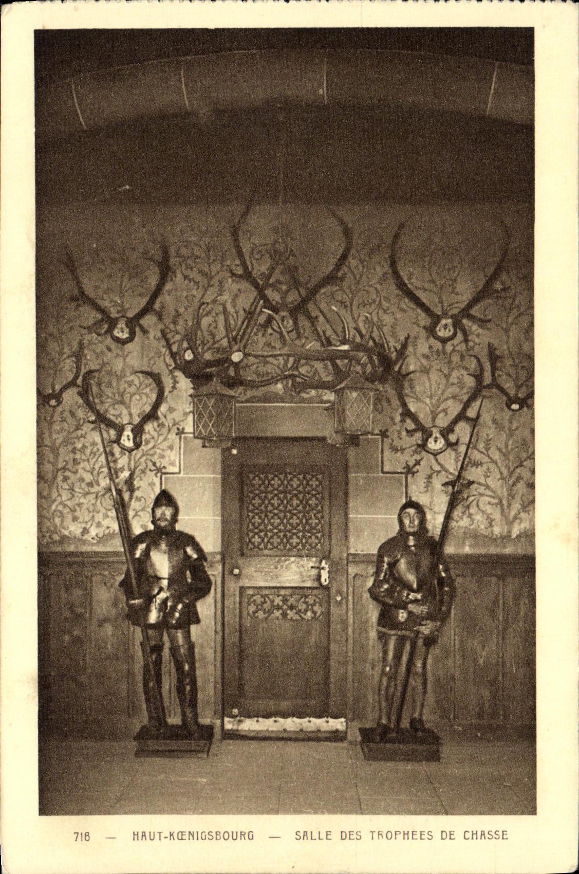 VINTAGE POSTCARD High Kœnigsbourg Room of the Hunting trophies