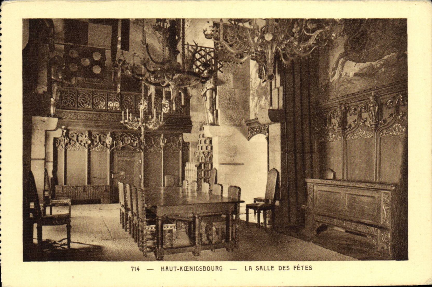 VINTAGE POSTCARD High Kœnigsbourg the Village hall