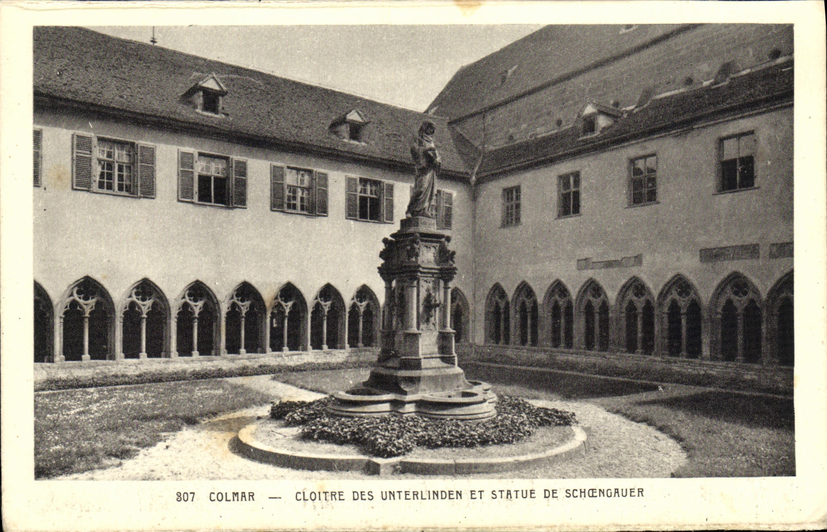 Claustro de Colmar de la POSTAL de la VENDIMIA de Unterlinden y estatua de De Schoengauer