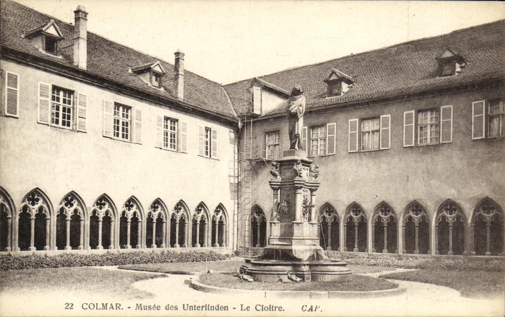 Museo de Colmar de la POSTAL de la VENDIMIA de Unterlinden el claustro