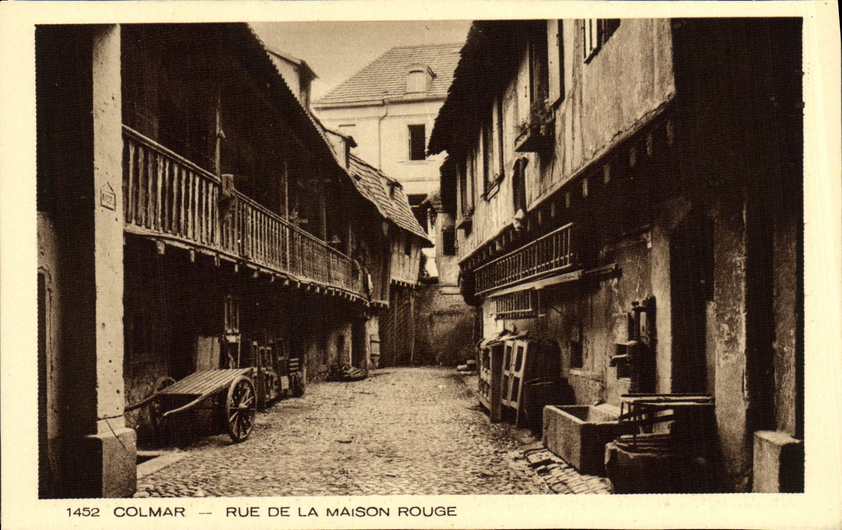 Calle de Colmar de la POSTAL de la VENDIMIA de la casa roja