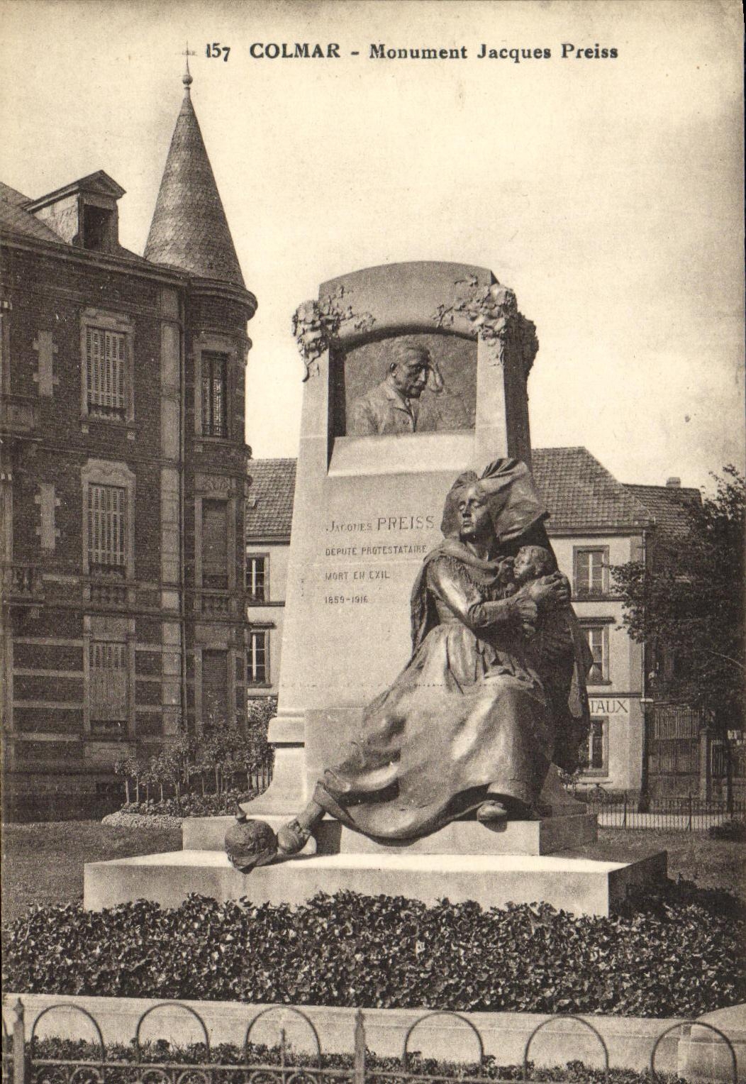 Monumento Jacques Preiss de Colmar de la POSTAL de la VENDIMIA