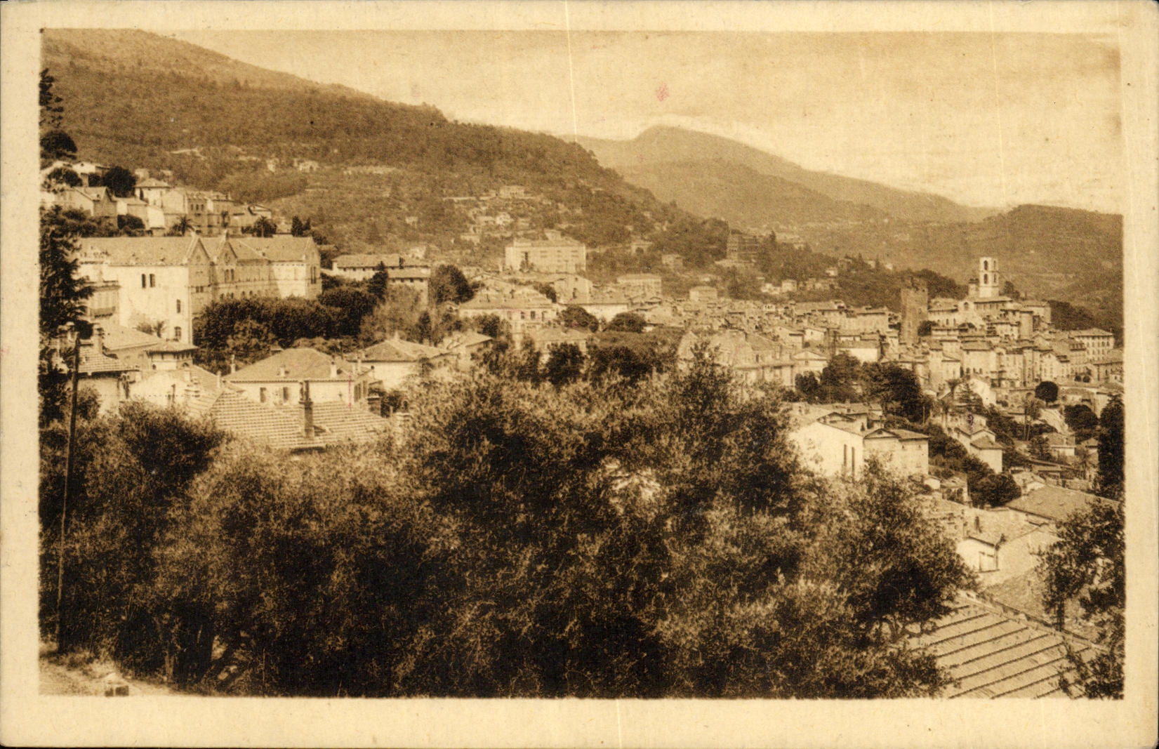 Vista grasa de la POSTAL de la VENDIMIA en Magagnosc