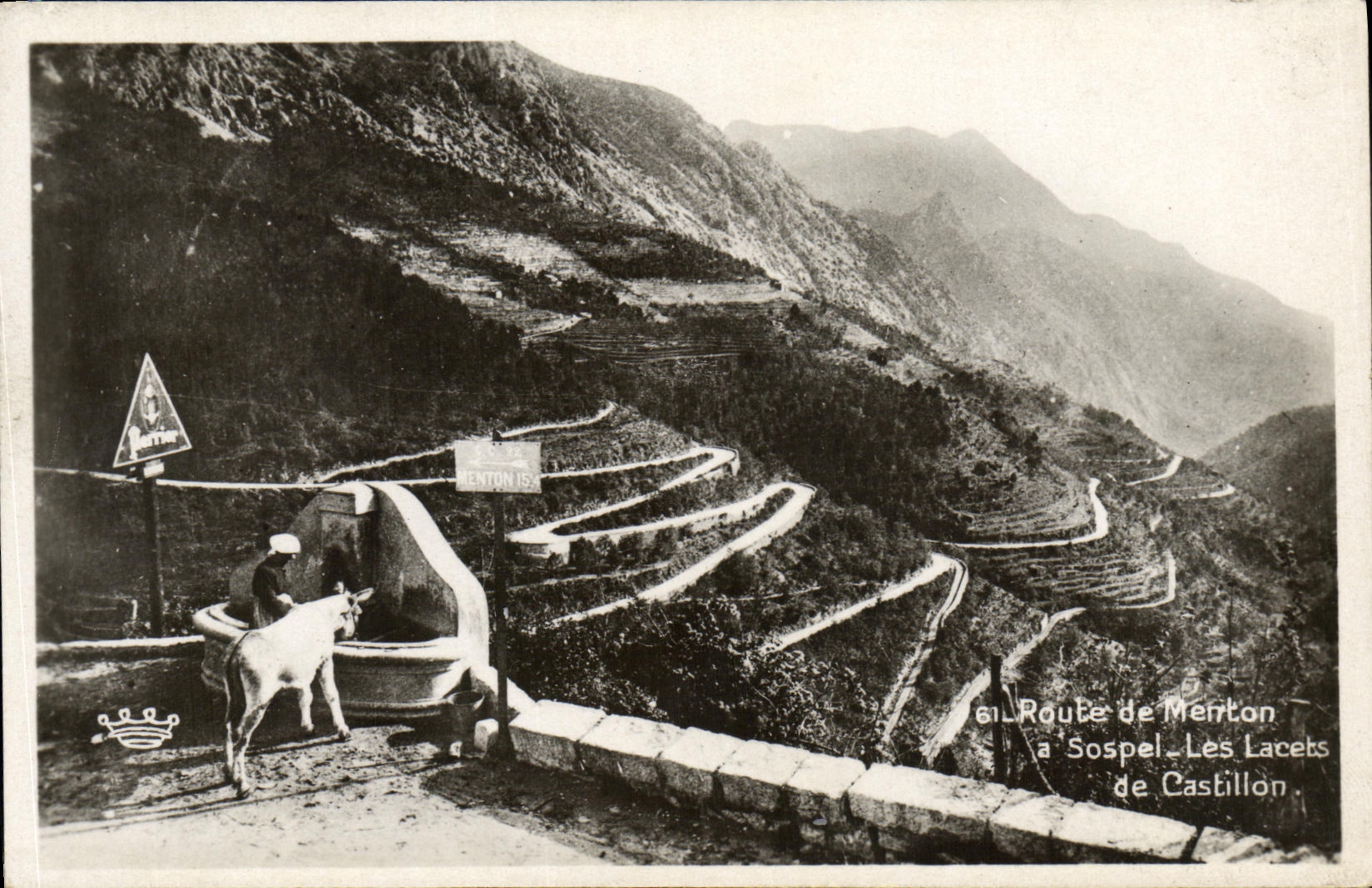 CPA Route de Menton a Sospel Les Lacets de Castillon Femme et son ane