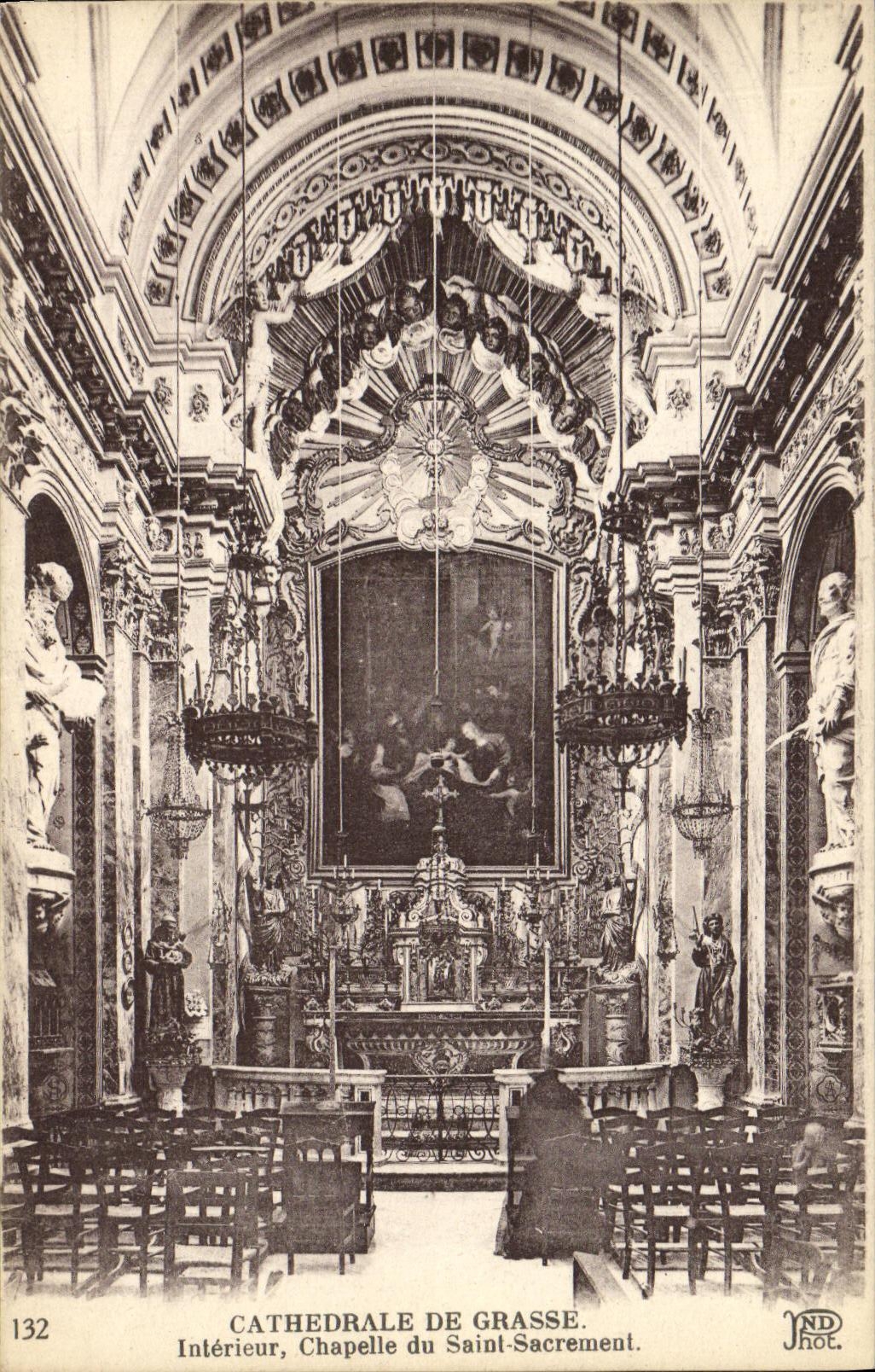 Catedral de la POSTAL de la VENDIMIA de la camara acorazada interior grasa del sacramento bendecido