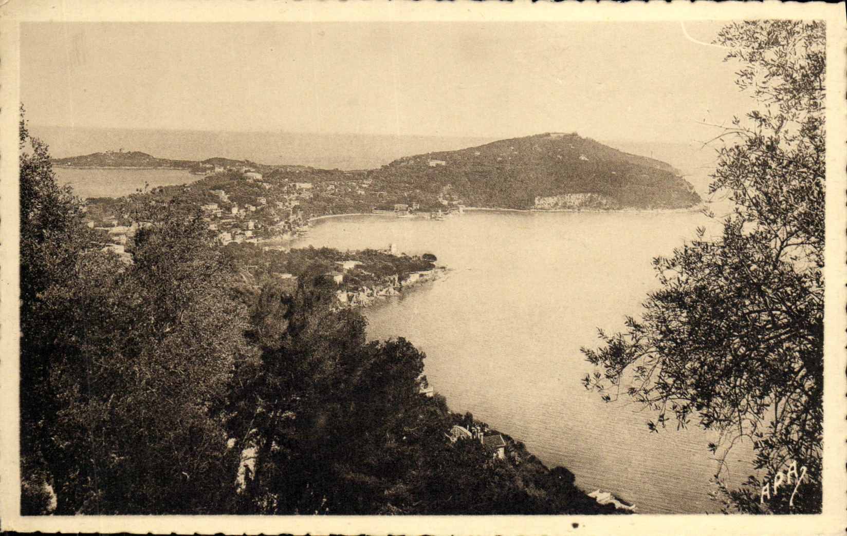 CPA Cap Ferrat Vue generale prise de Villefranche
