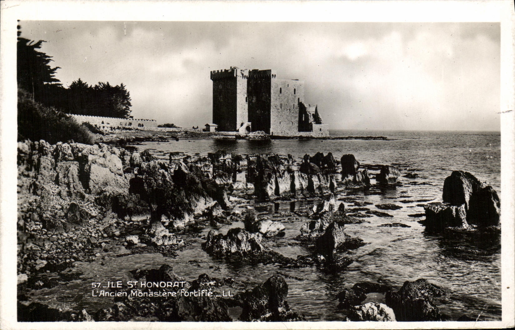 CPA lle st Honorat L Ancien Monastere fortifie