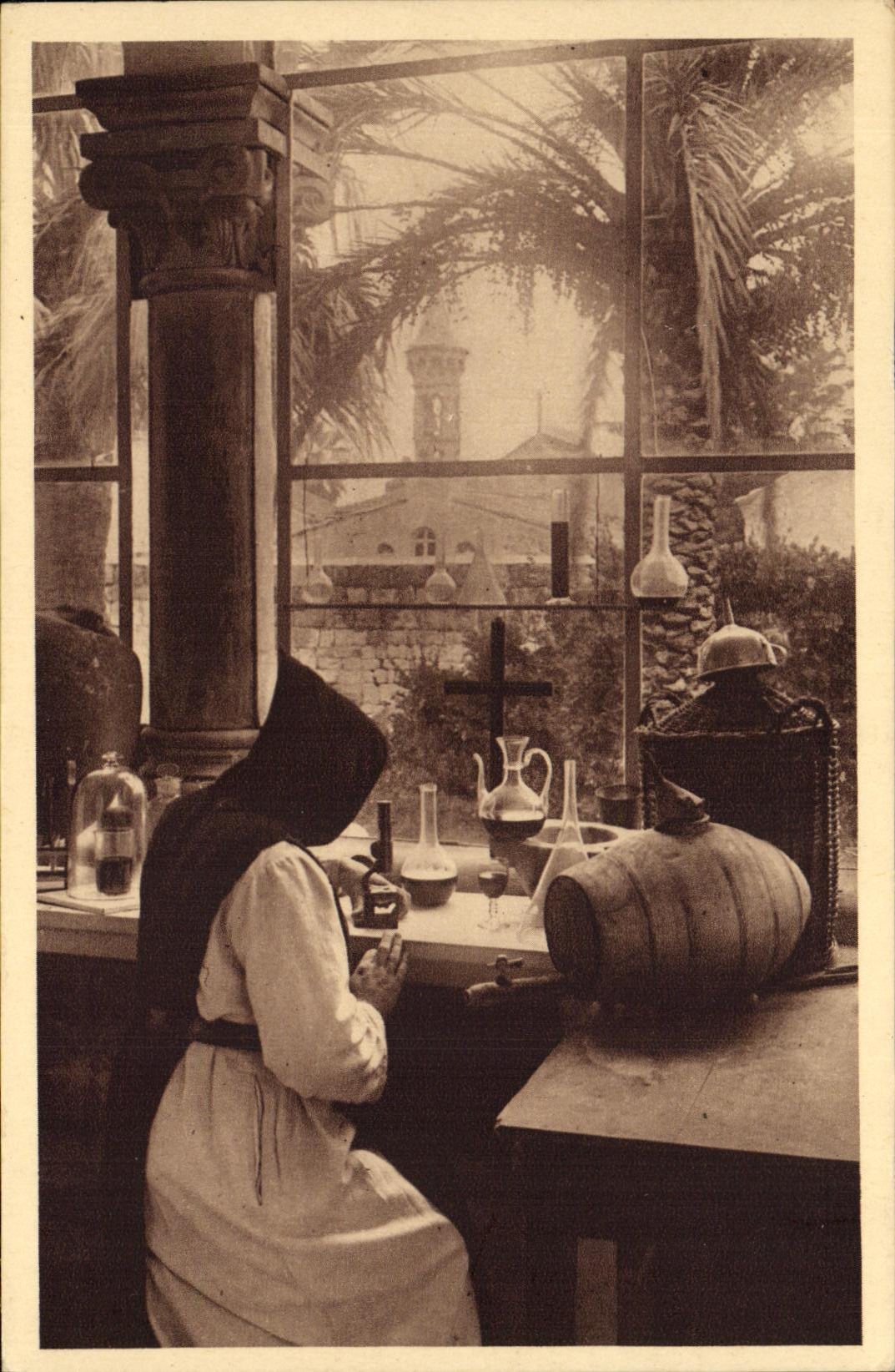 CPA Abbaye de N D de Lerins lle Saint Honorat Le laboratoire du Monastere