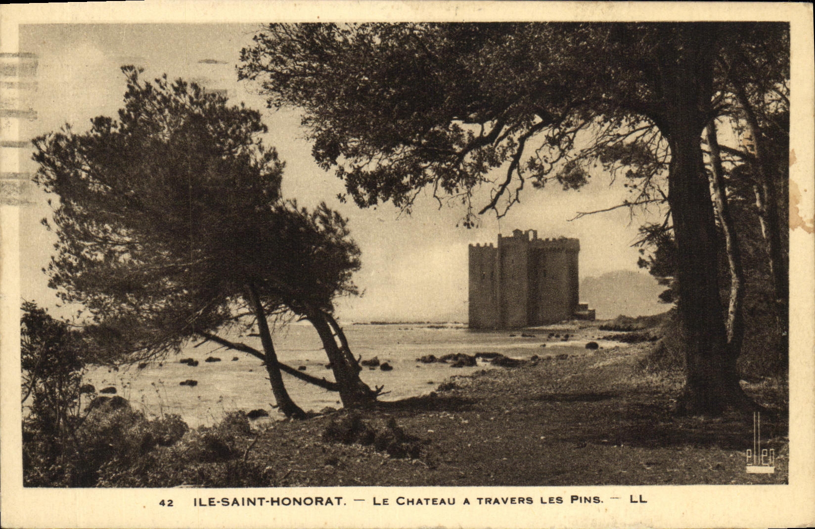 CPA lle Saint Honorat Le Chateau a Travers les Pins