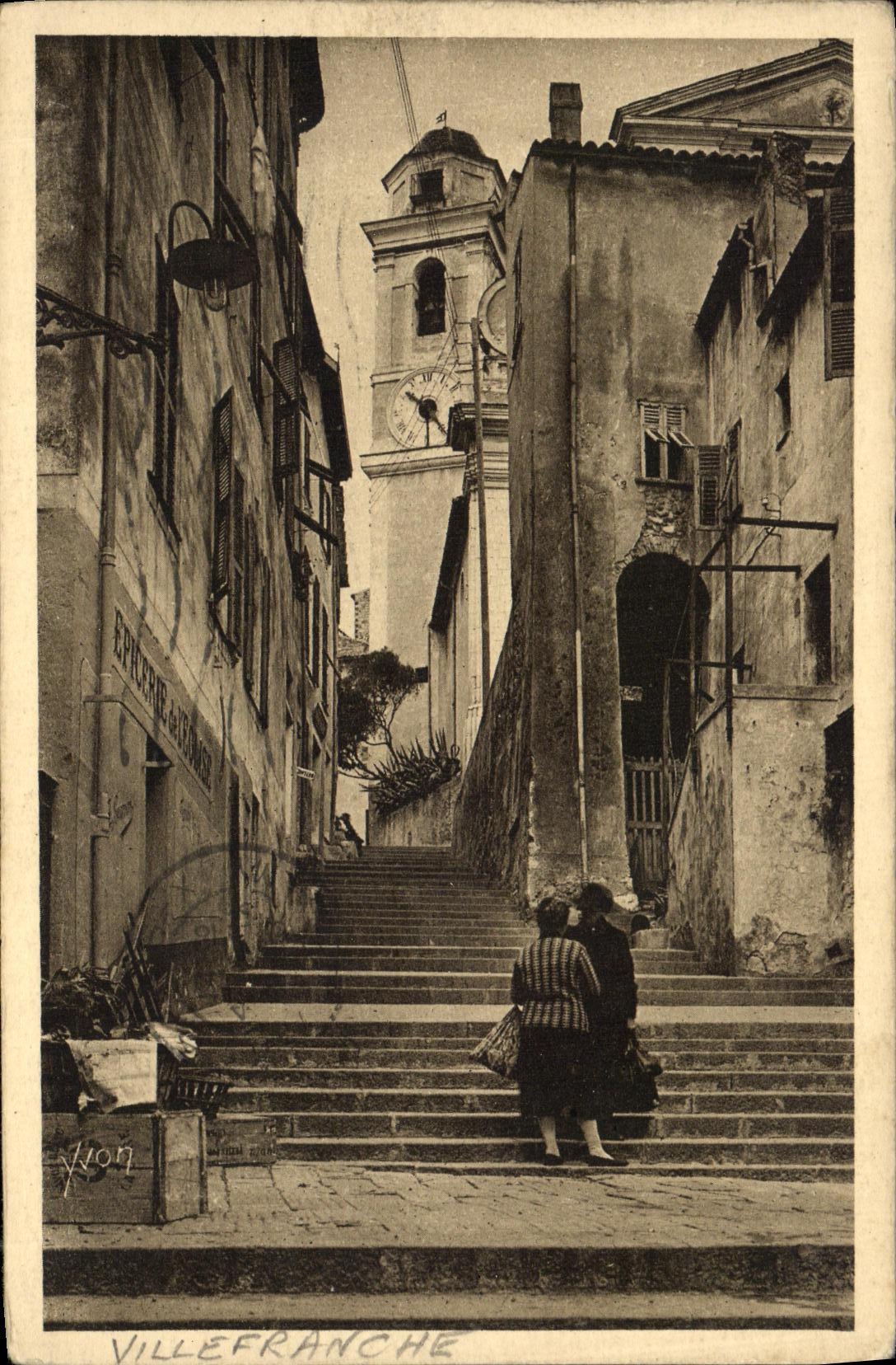 CPA Villefranche Rue de l Eglise