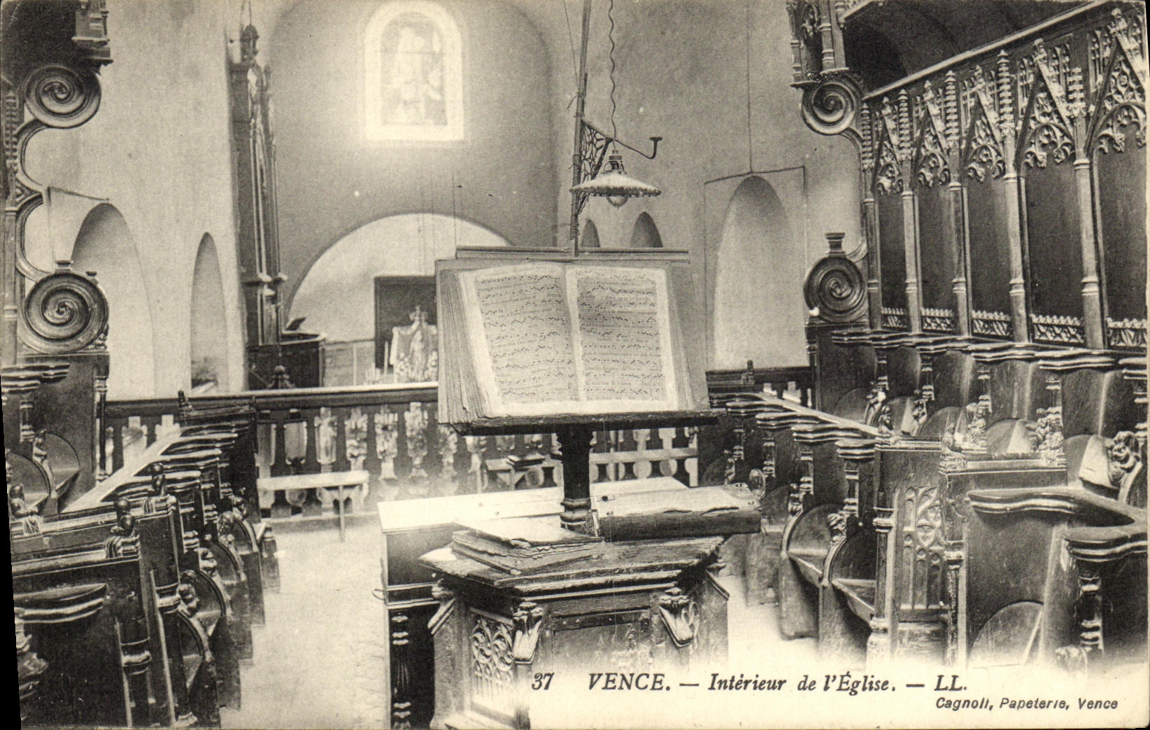 CPA Vence Interieur de l Eglise