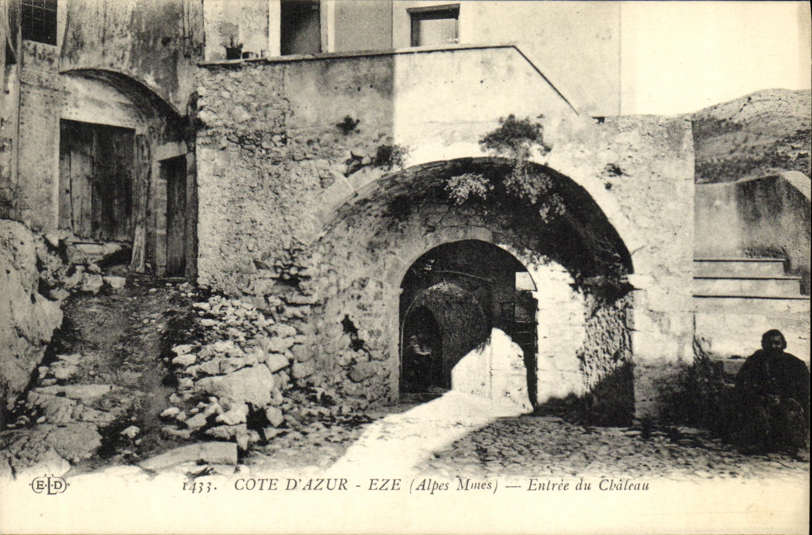 CPA Cote D Azur Eze Entree du Chateau